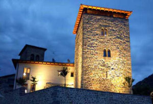 Fuente: http://hoteltorredeuriz.com/