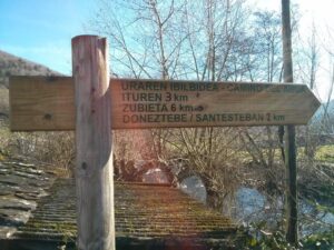 Uraren_Ibilbidea_zubieta